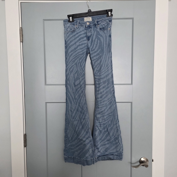 We The Free Denim - We The Free Zebra Print Flare Jeans Size 25 Boho Y2K Festival Denim